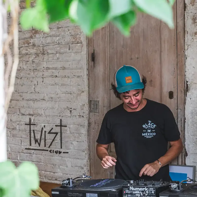 A.Mor Dj en oakanda 2